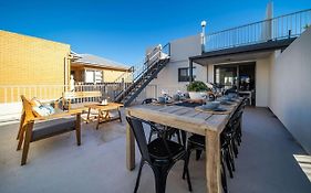 Higher Ground On Seaview - Rooftop Coastal Escape